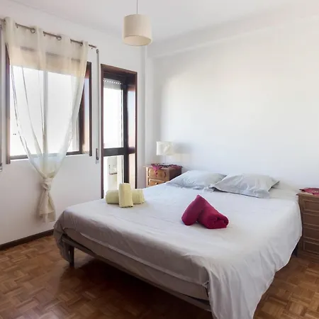 Guest H4u - Povoa Seaside Apartment