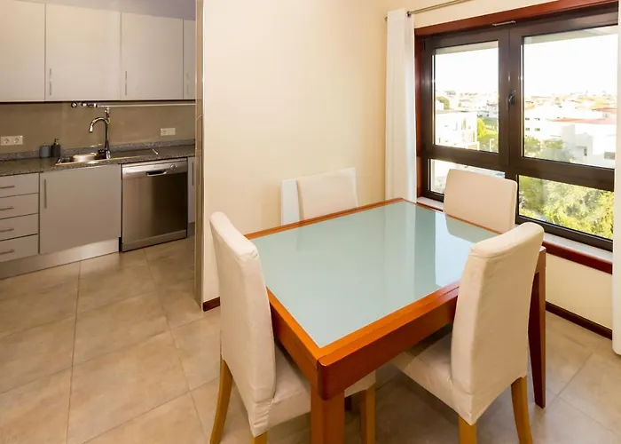 Guest H4u - Povoa Seaside Apartment *