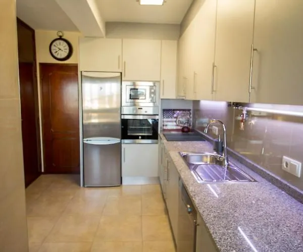 Guest H4u - Povoa Seaside * 포보아데바짐