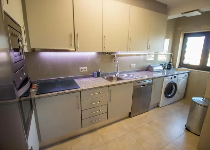 Guest H4u - Povoa Seaside * 포보아데바짐